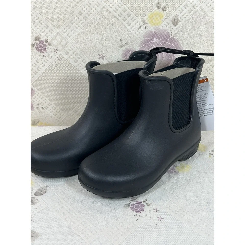 Crocs Women's Freesail Chelsea Ankle Boots Rain Boots Size 4 Black